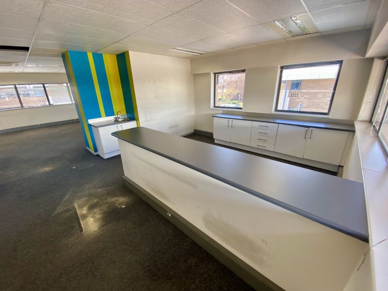 Beautifully Fitted Office for Lease in Central Park, Randjespark - Photo 3