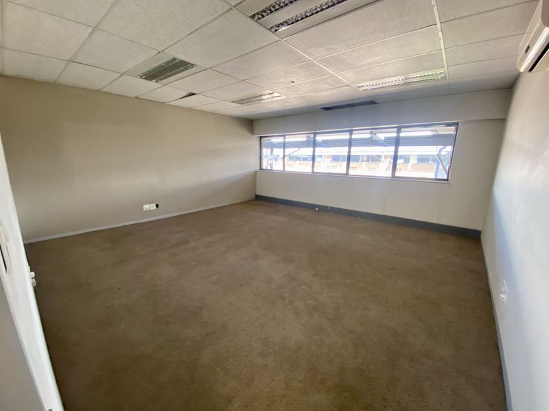 Beautifully Fitted Office for Lease in Central Park, Randjespark - Photo 8