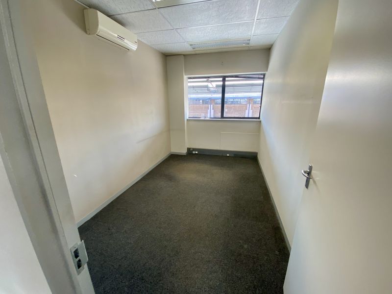 Beautifully Fitted Office for Lease in Central Park, Randjespark - Photo 7