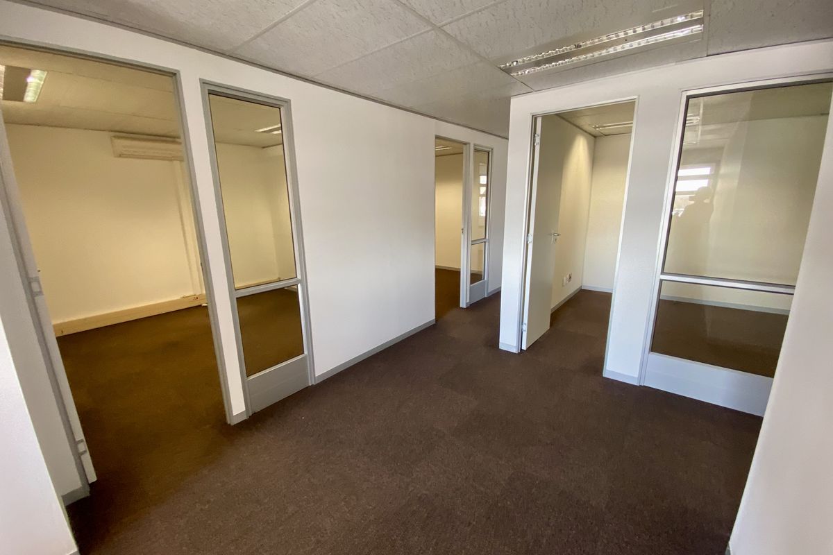 Spacious, Fully Fitted Office for Lease in Central Park, Randjespark - Photo 3