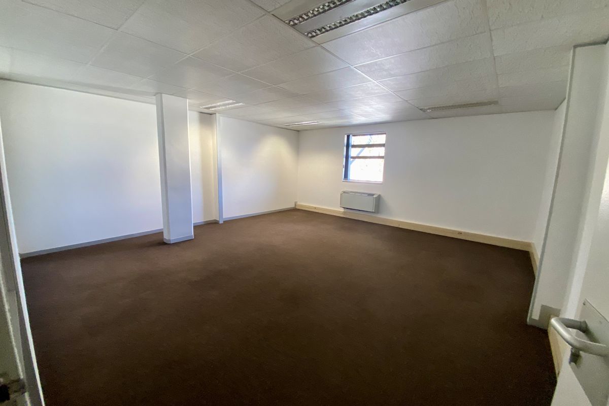 Spacious, Fully Fitted Office for Lease in Central Park, Randjespark - Photo 5