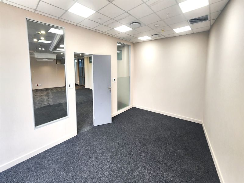 Offices to let in Sandown, Sandton - Photo 6