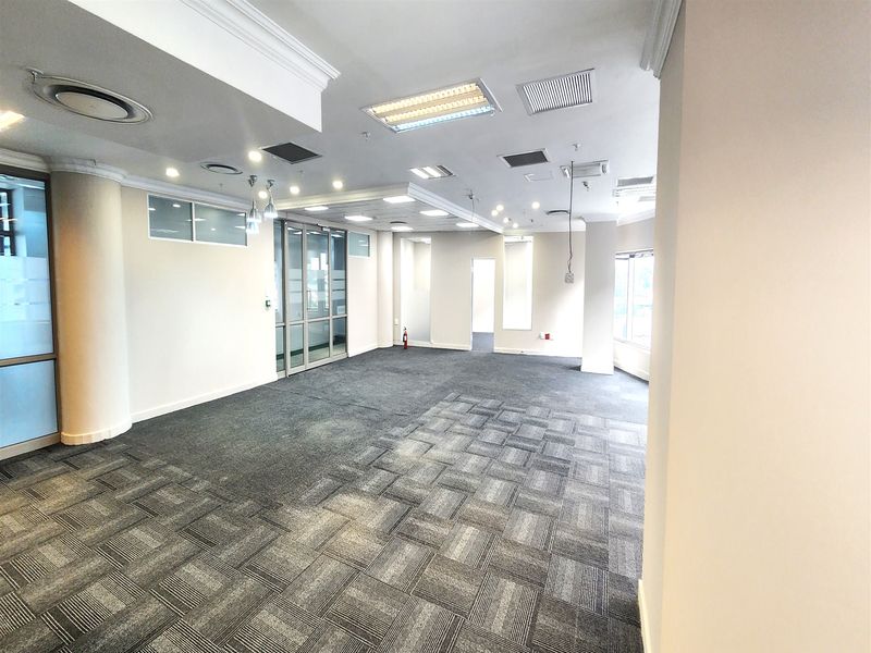Offices to let in Sandown, Sandton - Photo 10