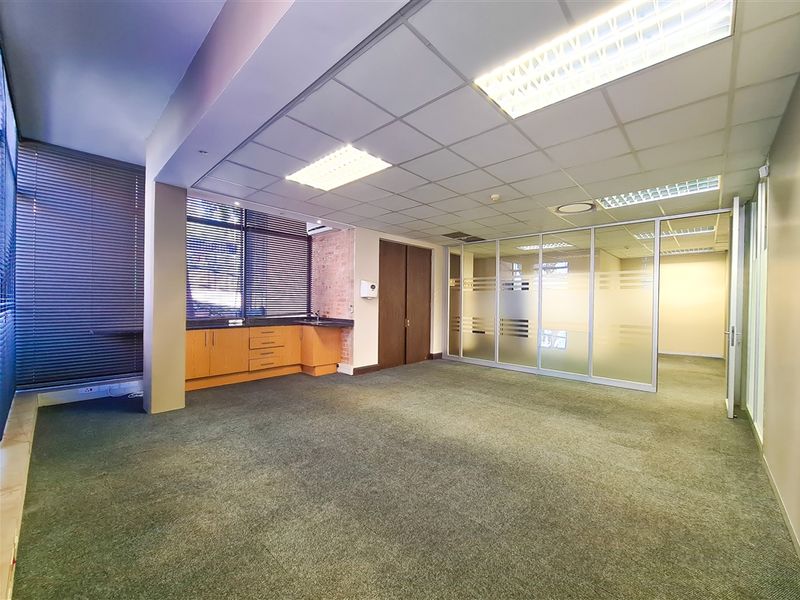 285m2 Office to Let in Quadrum Office Park - Photo 10
