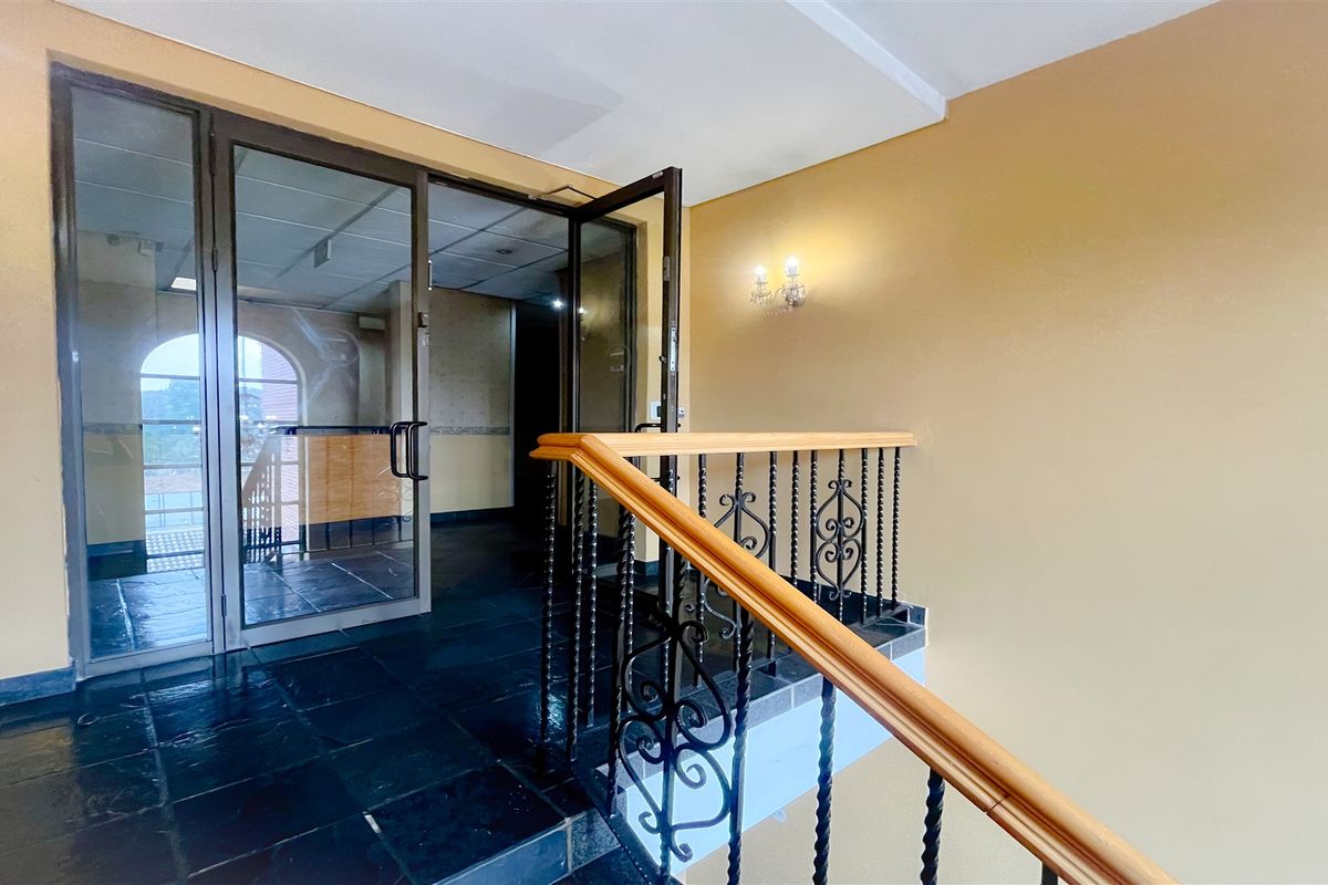 Office space to let in Houghton Estate - Photo 2