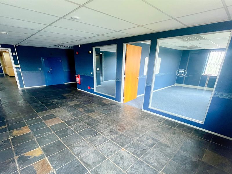 Office space to let in Houghton Estate - Photo 4