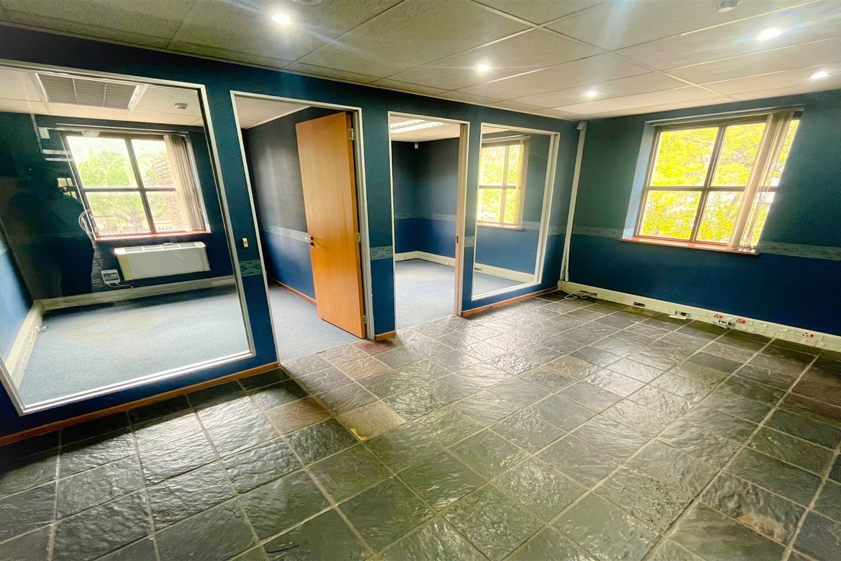 Office space to let in Houghton Estate - Photo 5