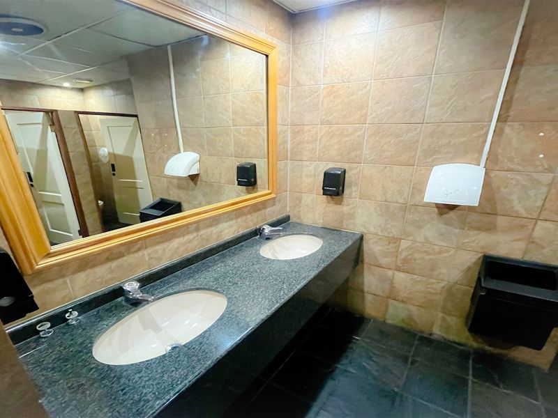 Office space to let - Photo 8