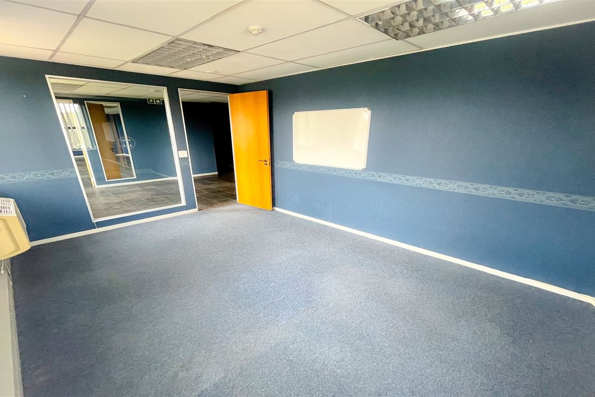 Office space to let - Photo 4