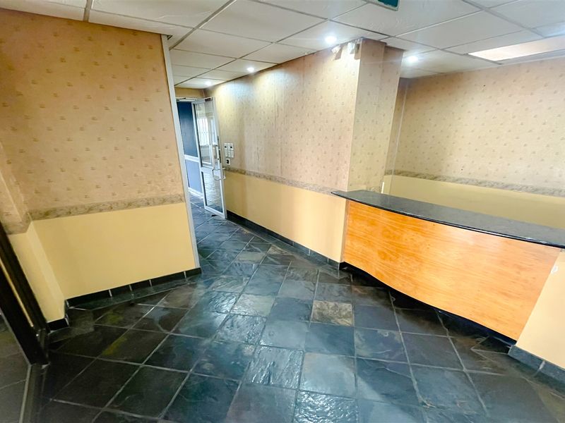 Office space to let - Photo 9