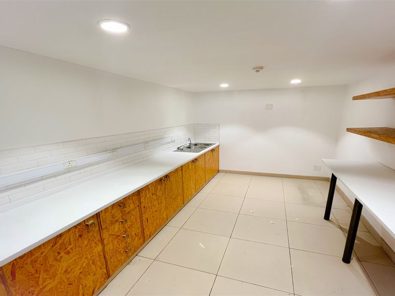 Office space to let in Parktown North/Rosebank - Photo 10