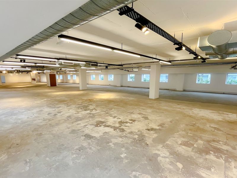 Office space to let in Parktown North/Rosebank - Photo 6