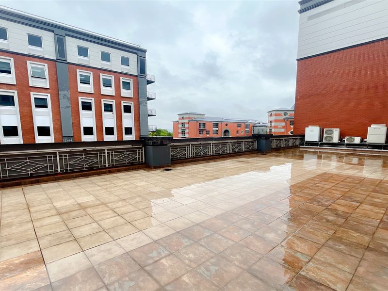 Office space to let in Parktown North/Rosebank - Photo 5