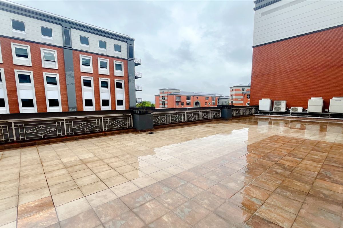 Office space to let in Parktown North/Rosebank - Photo 5