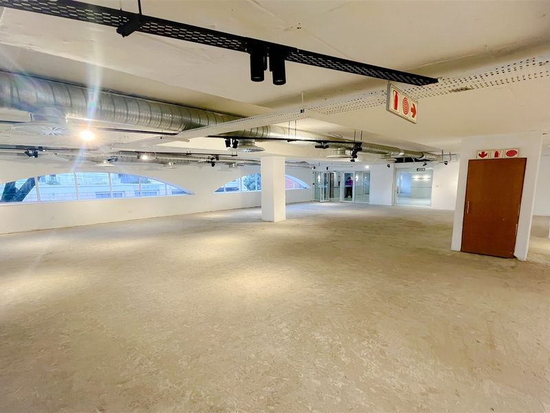 Office space to let in Parktown North/Rosebank - Photo 3