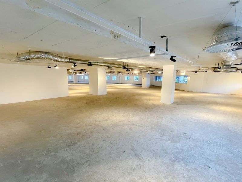 Office space to let in Parktown North/Rosebank - Photo 2
