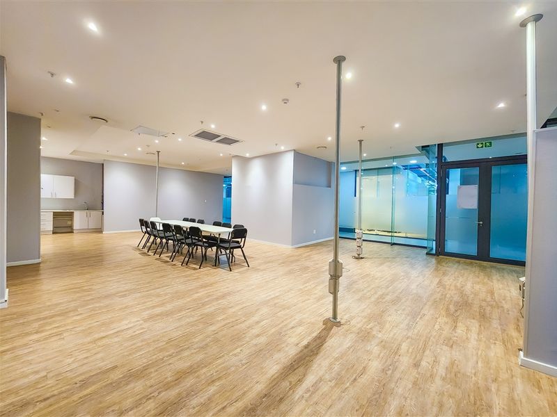 Modern Open Plan Office to Let in Dainfern Square - Photo 7