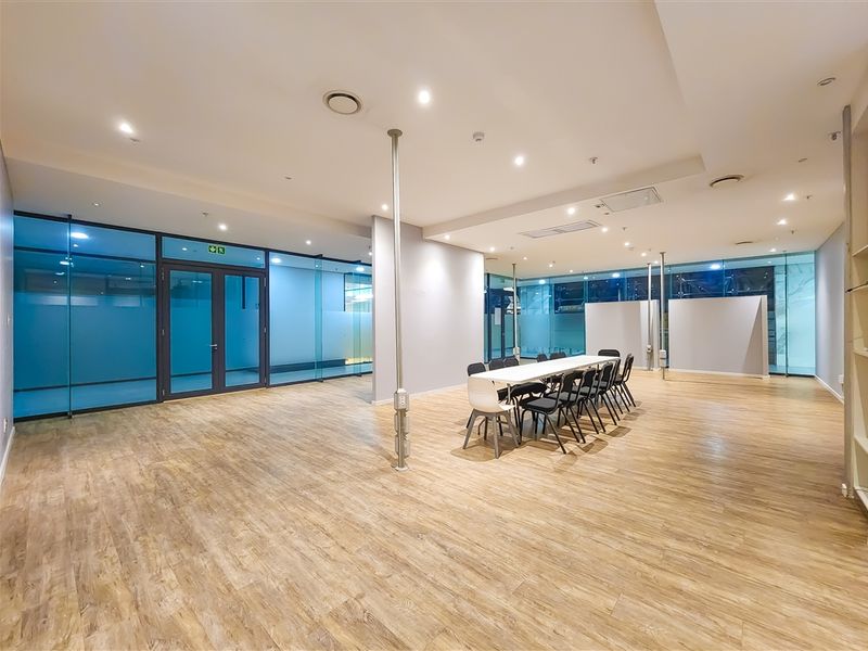 Modern Open Plan Office to Let in Dainfern Square - Photo 6
