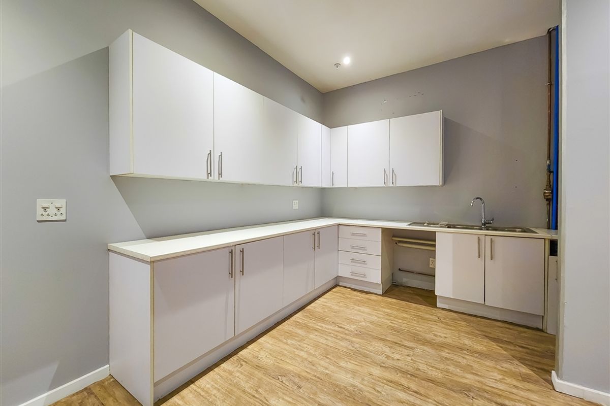 Modern Open Plan Office to Let in Dainfern Square - Photo 4