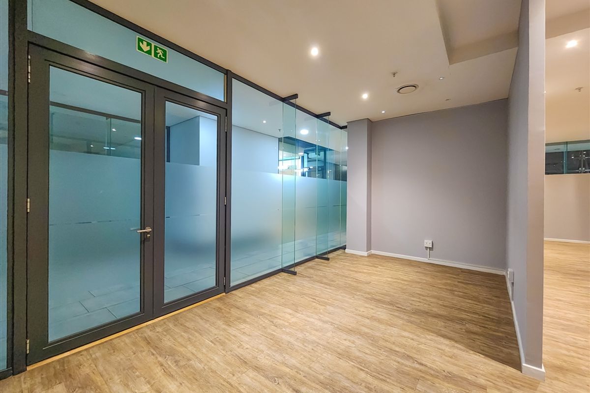 Modern Open Plan Office to Let in Dainfern Square - Photo 3