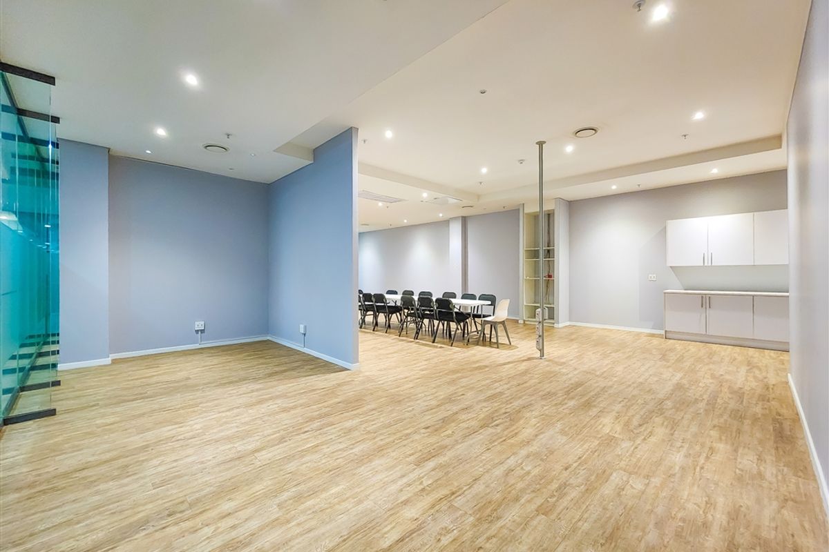 Modern Open Plan Office to Let in Dainfern Square - Photo 2