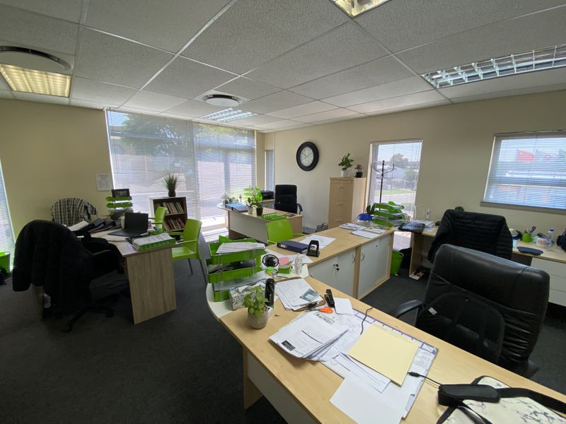 2,325m2 Standalone Warehouse To Let in Secure Midrand Business Park - Photo 8