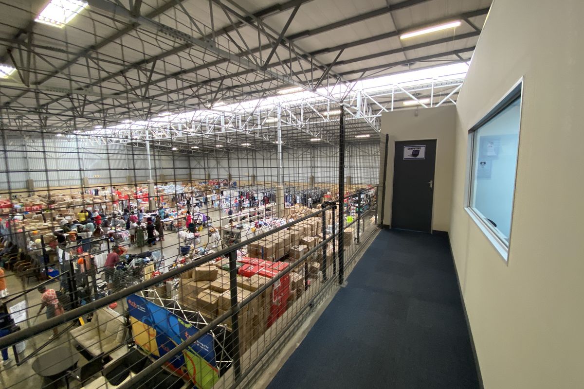 2,325m2 Standalone Warehouse To Let in Secure Midrand Business Park - Photo 3