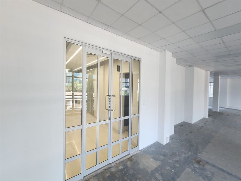 Offices to let in Sandown, Sandton - Photo 10