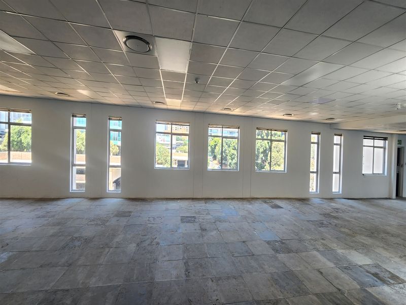 Offices to let in Sandown, Sandton - Photo 9