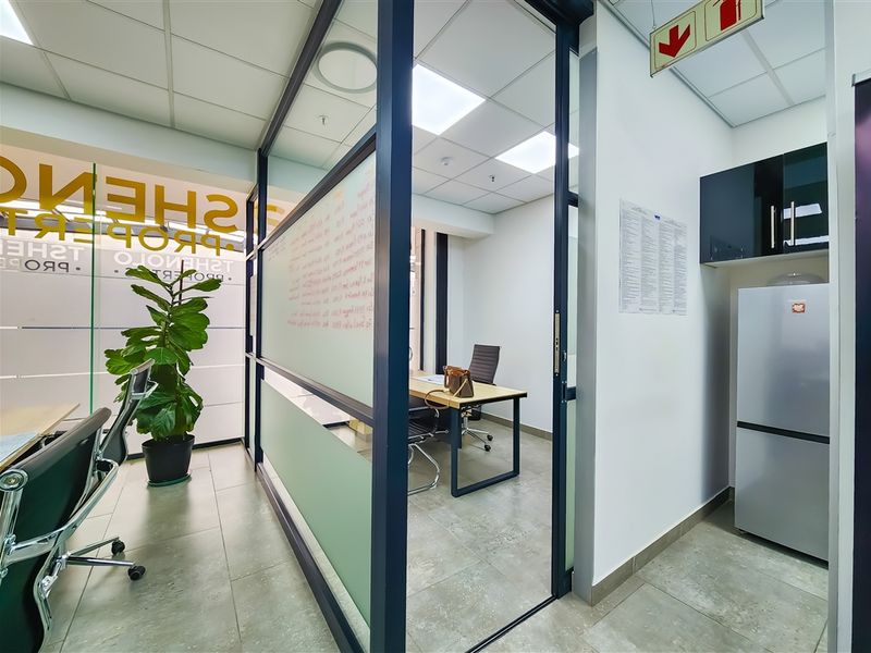 Modern Open Plan Office to Let in Dainfern Square - Photo 10