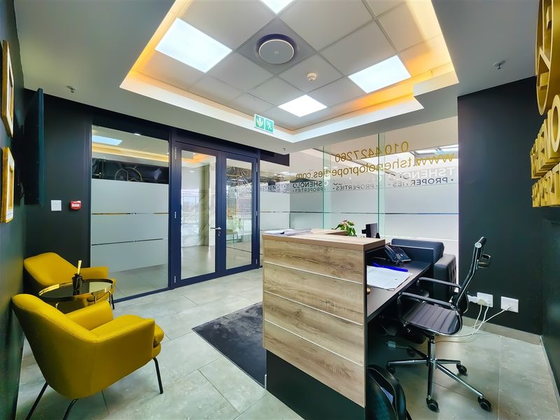 Modern Open Plan Office to Let in Dainfern Square - Photo 2