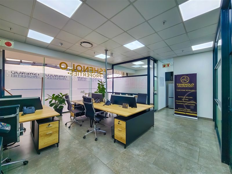 Modern Open Plan Office to Let in Dainfern Square - Photo 4