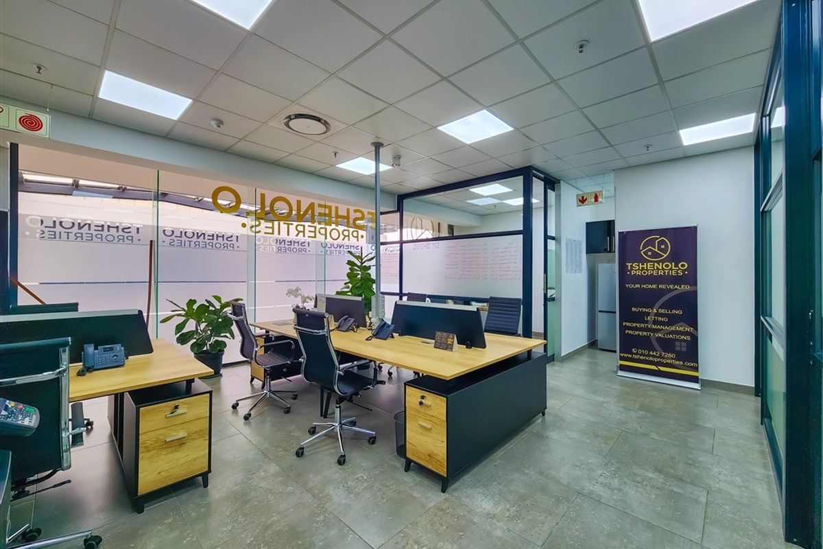 Modern Open Plan Office to Let in Dainfern Square - Photo 4