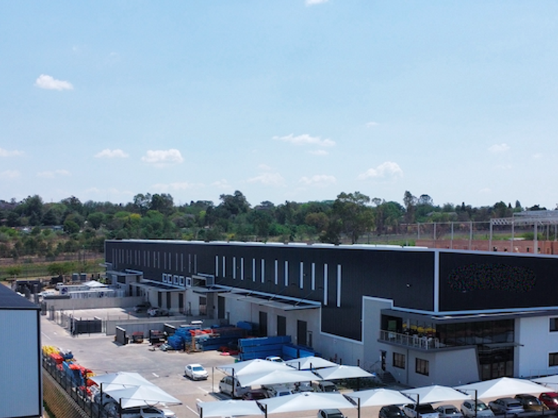 Warehouse to let in Longlake - Photo 2