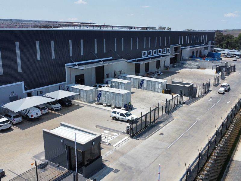 Warehouse to let in Longlake - Photo 3