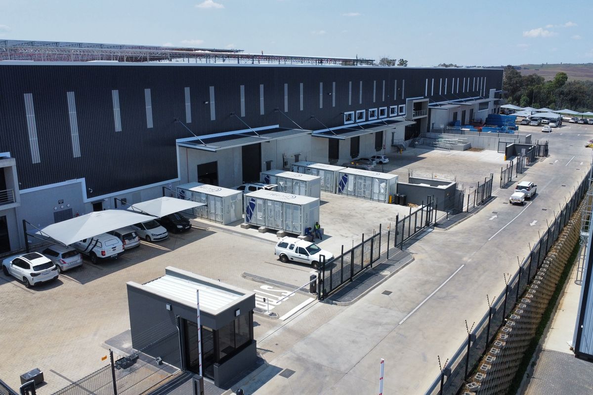 Warehouse to let in Longlake - Photo 3