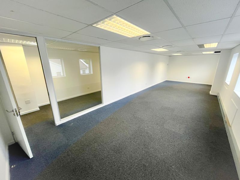 Office space to let in Parktown North/Rosebank - Photo 6
