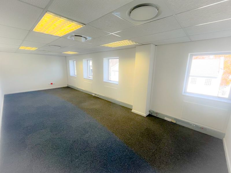 Office space to let in Parktown North/Rosebank - Photo 9
