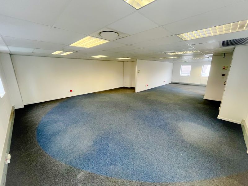 Office space to let in Parktown North/Rosebank - Photo 8