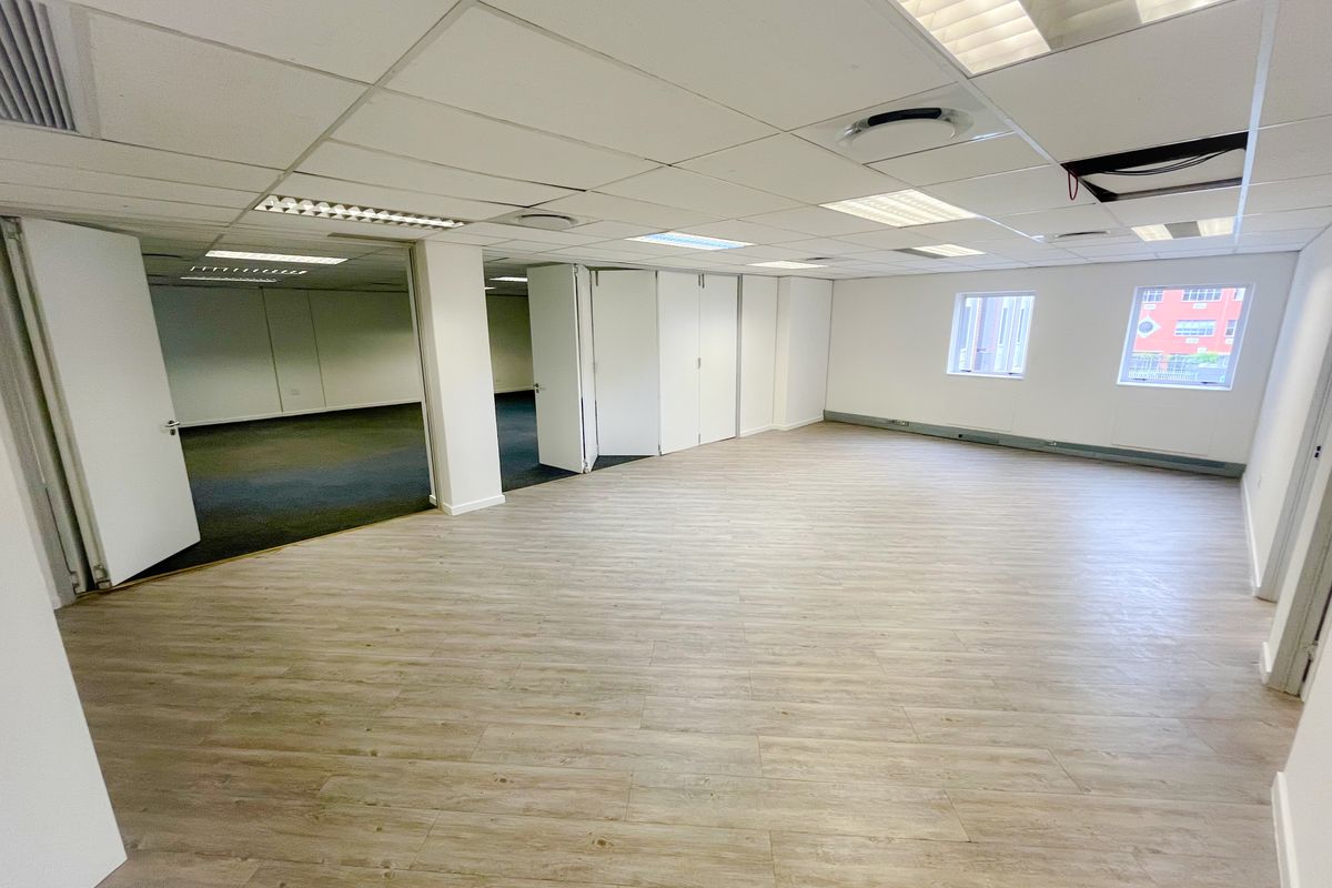 Office space to let in Parktown North/Rosebank - Photo 2