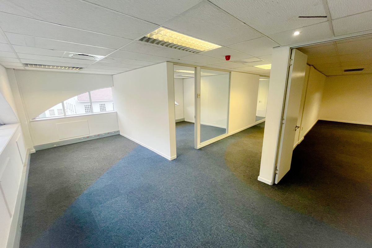 Office space to let in Parktown North/Rosebank - Photo 5