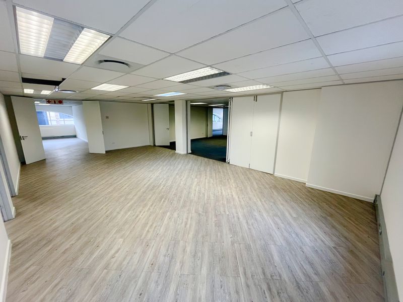 Office space to let in Parktown North/Rosebank - Photo 3