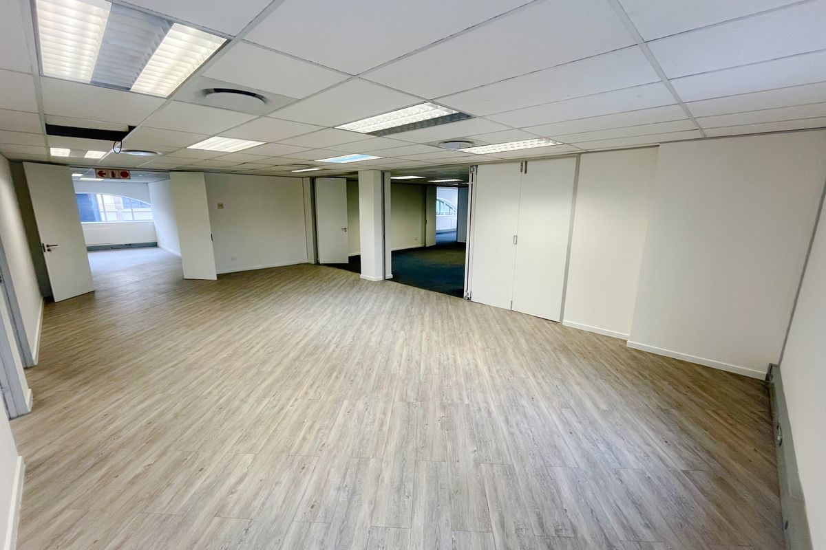 Office space to let in Parktown North/Rosebank - Photo 3