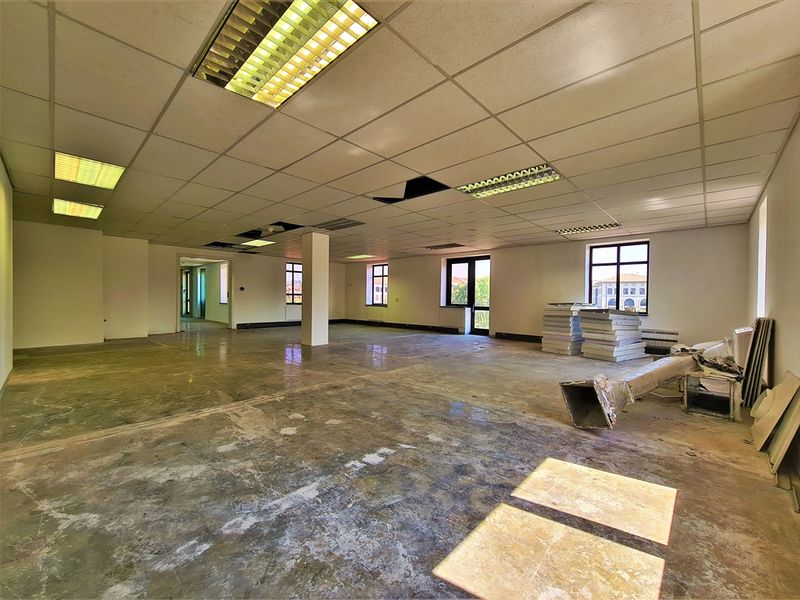 154m2 Open Plan Office to Let in The Pivot - Photo 9