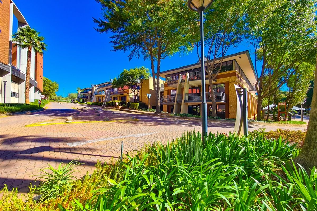 616 Fitted Office to Let in Constantia Office Park - Photo 4