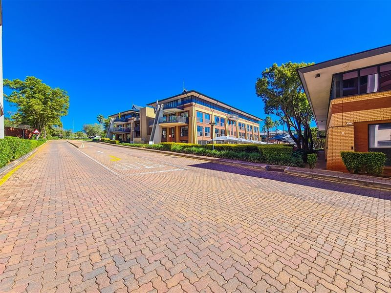 595m2 Modern Office to Let in Constantia Office Park - Photo 3