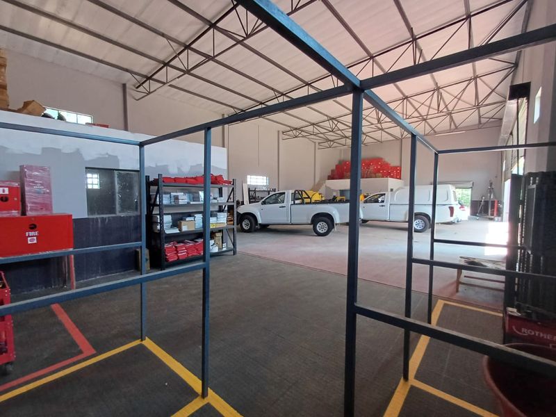 Warehouse for Sale in Louis Trichardt - Photo 2