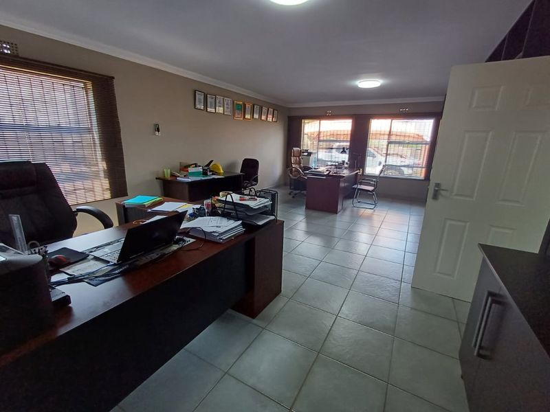 Warehouse for Sale in Louis Trichardt - Photo 5