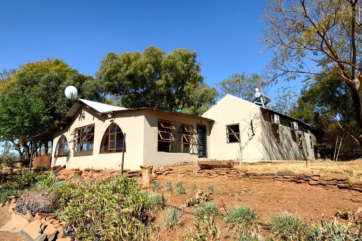 Groot Marico - Excellent farm -Water, water and more water! - Photo 3