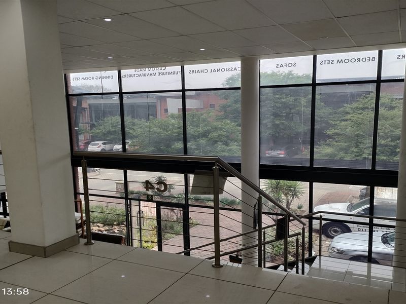 531m2  Warehouse  - TO LEASE OR FOR SALE R7 830 000.00 plus vat - Photo 10